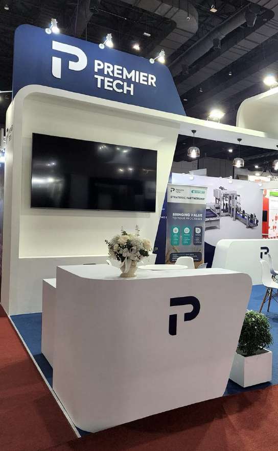 บูธต้อนรับ Premier Tech โทนขาว