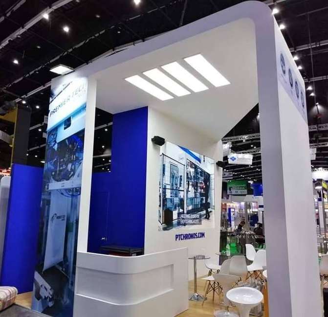 บูธ Premier Tech Chronos โครงสร้างโค้ง
